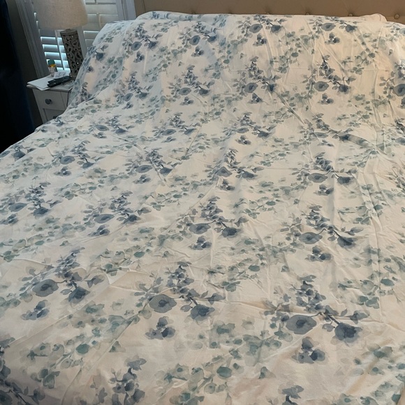 Pottery barn king duvet set Floral Blue and White - Picture 2 of 10